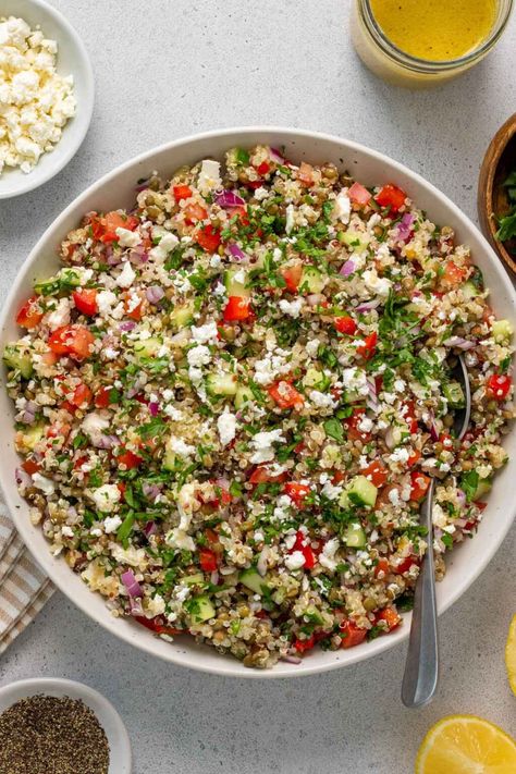 Mediterranean Salads, Quinoa Lentil, Quinoa Snacks, Southwest Quinoa, Light Dinners, Lentil Salad Recipes, Lentils And Quinoa, Canned Lentils, Vegetarian Main Course