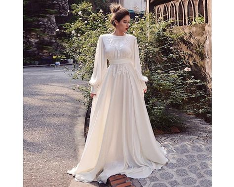 2 Piece Wedding Dress Boho, Wedding Dress Boho Long Sleeve, Champagne Wedding Dress Lace, Victorian Style Wedding Dress, Victorian Style Wedding, Slip Wedding Dress, Simple Bridal Gowns, Lace Sweetheart Wedding Dress, Wedding Dresses Boho