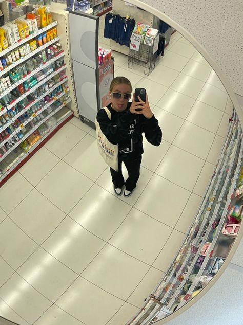 a photo taken in shop in round mirror. a girl with black outfit and sunglasses Round Mirror Selfie, Shop Mirror, Concept Stores, Pic Poses, Pic Pose, Mirror Photo, Picture Outfits, Round Mirror, Thrift Shopping