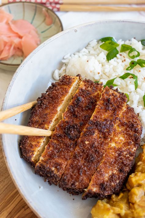 Vegetarian Japanese Curry, Tofu Katsu, Vegetarian Japanese, Golden Japanese, Tonkatsu Sauce, Pork Cutlet, How To Press Tofu, Japanese Curry, Pork Cutlets