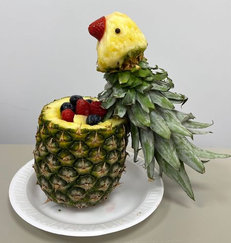 Parrot Party Ideas, Pineapple Fruit Display, Pineapple Parrot, Ninja Fruit, Carving Watermelon, Satisfying Pics, Carving Tutorial, Farm Fruit, Carving Fruit