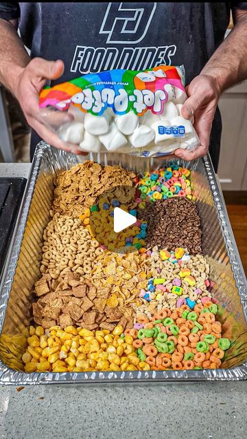 Cereal Wreath Corn Flakes, Recipes With Captain Crunch Cereal, Cereal Charcuterie Board, Cinnamon Life Cereal Treats, Cereal Themed Birthday Party, Cereal Mix Recipes, Cheerio Dessert, Cereal Bar Ideas, Cereal Bar Party