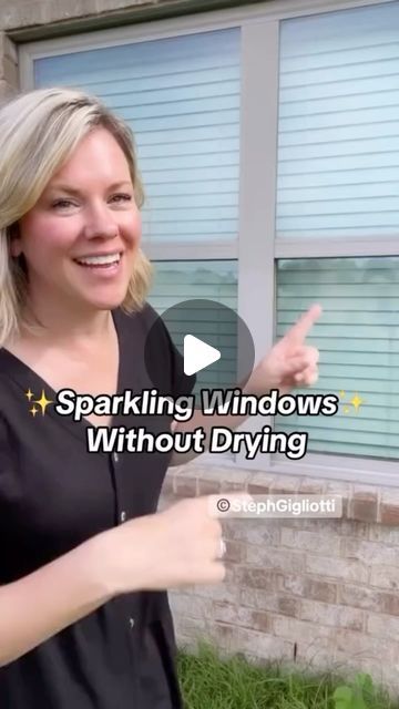 Bruce Gotlieb on Instagram: "Repost from @stephgigliotti • Want to clean your windows as effortlessly as possible? This is for you! #cominghomewithbruce #springcleaning #cleaningtips #howtocleanwindows #cleaninghacks #homesweethome #cleaningmadesimple #cleaningmadeeasy #sparkleandshine" Best Outdoor Window Cleaning Solution, Cleaning Outside Windows Best Way To, Best Window Washing Solution, Washing Outdoor Windows, Washing Outside Windows, Outside Window Cleaner Homemade, How To Clean Outdoor Windows, Streak Free Window Cleaner Diy, Diy Window Cleaner For Outside