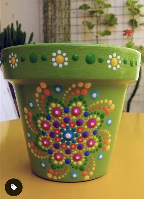 Clay Pot Projects, Flower Pot Art, Plant Pot Diy, Terra Cotta Pot Crafts, Painted Pots Diy, Painted Plant Pots, Flower Pot Design, Painted Clay Pots, Painted Terra Cotta Pots