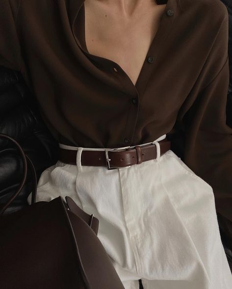 Annemiek Kessels (@modedamour) • Instagram photos and videos Trouser Outfit, Brown Shirt, Work Trousers, Style Change, Perfect Jeans, White Pants, The Money, Linen Pants, Who What Wear