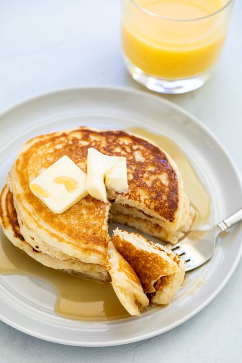 My Favorite Ways to Reheat Leftover Pancakes Leftover Pancakes Ideas, Pancakes In Air Fryer, Pancakes In Oven, Moo Shu Pancakes, Microwave Pancakes, Leftover Pancakes, Frozen Pancakes, Oven Pancakes, Freeze Pancakes