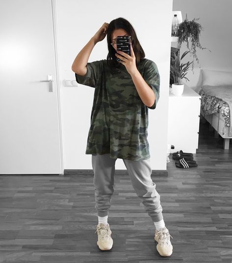 Yeezy 500 blush XX camouflage Yeezy Blush 500 Outfit, Yeezy 500 Taupe Light Outfit, Yeezy 500 Blush Outfit, Blush Outfit Ideas, Yeezy 500 Outfit Women, Dress Organization, Yeezy Outfits, Yeezy 500 Blush, Yeezy Style