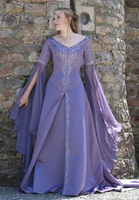 Celtic Wedding Dress, Medieval Wedding Dress, Fairy Gown, Gaun Abad Pertengahan, Elven Dress, Medieval Gown, Medieval Wedding, Fest Outfits, Fairy Queen