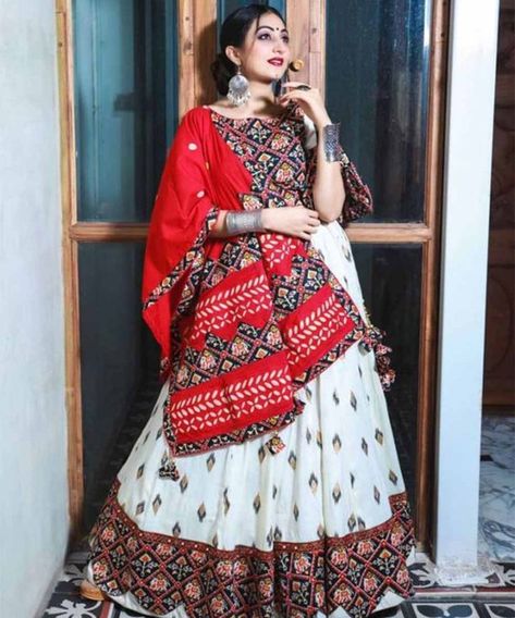 Navratri Outfit Ideas Garba Chaniya Choli, Designer Lehnga Choli, Dandiya Dress, Navratri Outfits, Garba Dress, Choli Dress, Navratri Dress, Indian Sari Dress, Navratri Chaniya Choli