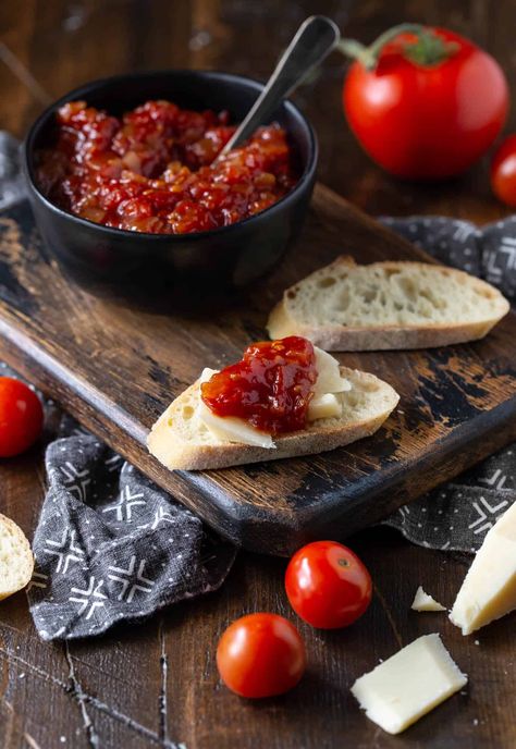 Tomato Jam Recipe, Cheese Crostini, Tomato Relish, Tomato Jam, Grilled Meats, Dutch Oven Recipes, Jam And Jelly, Jam Recipe, Creamy Mashed Potatoes