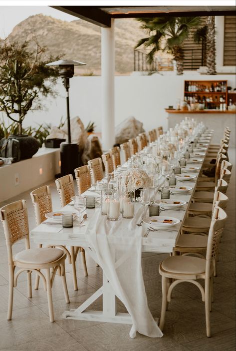 Clean Wedding Decor, Color Palette Romantic, Wedding Decor Romantic, Destination Wedding Cabo, Pearl Baby Shower, Mexico Beach Weddings, Wedding Neutral, Romantic Beach Wedding, Beach Table