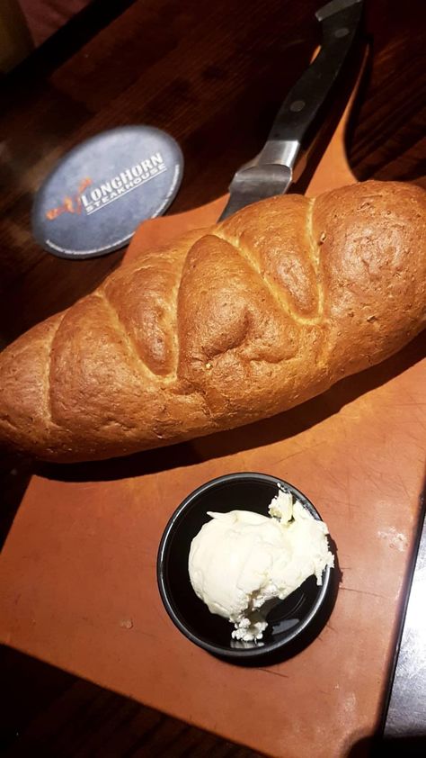 Longhorn Longhorn Bread, Longhorn Restaurant, Longhorn Steakhouse, Restaurant Pictures, Long Horn, Natural Hair Short Cuts, Food Heaven, Summer Inspo, Hair Short