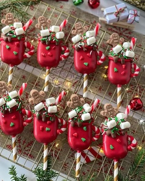 Cookie Christmas Party, Christmas Cake Sicles, Cake Pops Christmas Ideas, Christmas Treats Aesthetic, Christmas Cakecicles, Christmas Treat Boxes Ideas, Cake Pops Christmas, Christmas Cakesicles, Cakepops Ideas