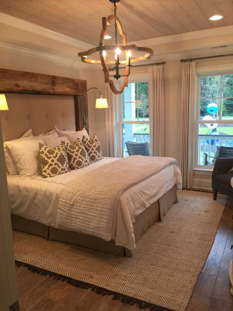 Guess Bedroom Ideas, Guess Bedroom, Master Bed, Parade Of Homes, Master Bedding, Bloxburg House, Elegant Homes, Guest Bedroom, Bedroom Interior