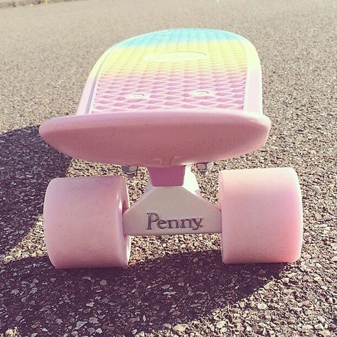 Pastel fade penny board Bright Summer Acrylic Nails, Fotocamere Vintage, Freetime Activities, Pastel Cupcakes, Penny Skateboard, Penny Board, Cool Skateboards, Skateboard Design, Summer Acrylic Nails