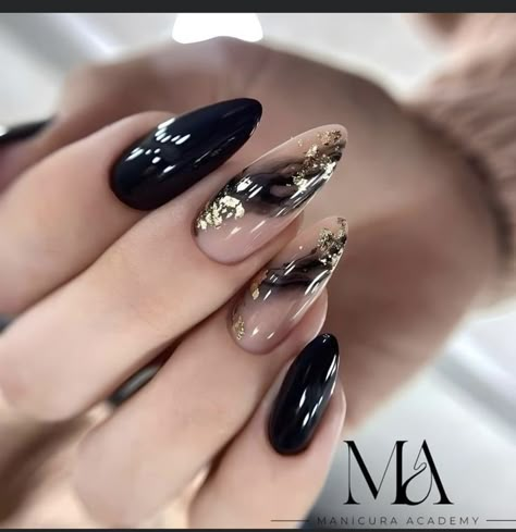 Elegant Almond Nails Classy Fall, Denmark Nails, Lux Nails, Classic Nail, Stunning Nail Designs, Makijaż Smokey Eye, Nail Looks, Fancy Nails, Chic Nails