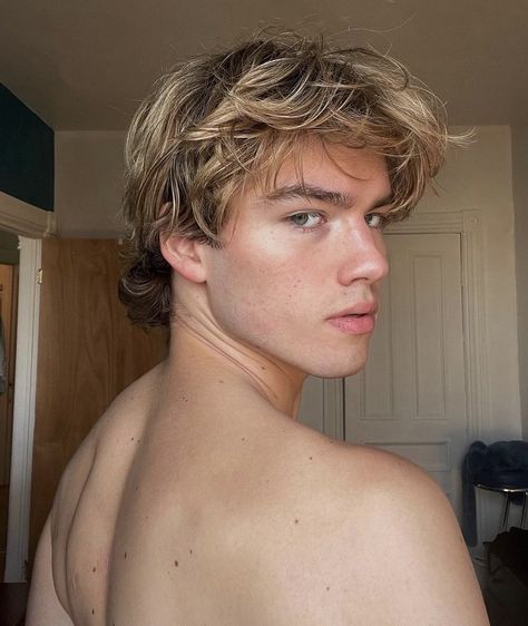 Nick Reid, Waves Hairstyle Men, Waves Hairstyle, Male Model Face, Hairstyle Men, Makes No Sense, Wavy Hair Men, Step Daughter, Blonde Boys