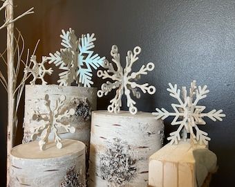 Winetopia - Etsy Snowflakes Drawing, Snowflake Svg, 3d Snowflakes, Wood Snowflake, Laser Cut Mdf, Farmhouse Ornaments, Wooden Snowflakes, Stocking Ornament, Wooden Tags