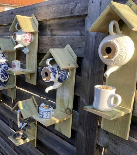 20 Beautiful Whimsical Backyard Ideas on Pinterest - Decomagz Teapot Birdhouse, Unique Garden Decor, Bird Houses Ideas Diy, Homemade Bird Feeders, Bird House Feeder, Unique Bird Houses, Diy Bird Feeder, Bird Houses Diy, Garden Art Sculptures Diy