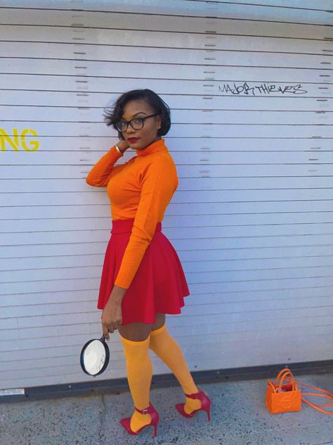 Black Velma Costume, Velma Costume Black Women, Velma Costume Ideas, Black Velma, Hot Velma, Velma Halloween, Velma Costume, Holloween Costumes, Velma Cosplay