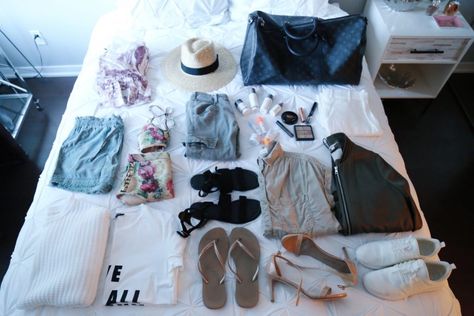 Have a trip to South Africa planned? I share my tricks and tips for packing for a 2-week vacation from vineyard to safari and everything in between (without going over your luggage restrictions!) #africa #travel #packing #fashion Packing Guide, Africa Travel, What To Pack, Travel Packing, Travel Outfit, Laundry Clothes, South Africa, How To Plan, Travel