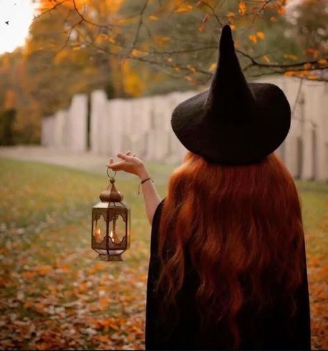 Autumn Nostalgia, Fairy Witch, Photo Halloween, Witch Photos, Autumn Witch, Halloween Photography, Halloween Ii, Autumn Magic, Witching Hour