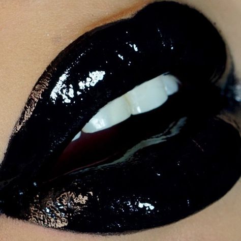 271 Likes, 12 Comments - 🌞✨🎃 (@noirojos) on Instagram: “My favorite kind of short-term magic is these Moondust shadows. I kinda need all of them 🙂 As…” Aesthetic Lips, Lips Aesthetic, Pictures Of Things, Black Lipstick, Hippie Style Clothing, Cute Makeup Looks, Goth Makeup, Black Lips, Gothic Makeup