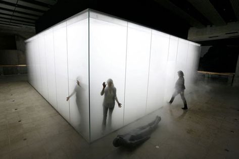 antony gormley I went to this in Bilbao, Spain. You couldn't see people 2 feet in front of you. It was quite surreal. Hayward Gallery, Antony Gormley, Scenic Design, Art Installation, Sculpture Installation, Light Installation, Stage Design, Land Art, Op Art