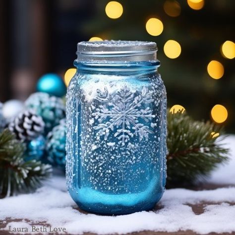 Dishfunctional Designs: DIY Frosty Christmas Luminary Jar Winter Luminaries Diy, Frosted Mason Jars Christmas, Jar Painting Ideas Cute Easy, Diy Frosty, Christmas Glass Jars, Luminary Diy, Easy Mason Jar Crafts, Diy Mason Jar Lights, Frosted Mason Jars