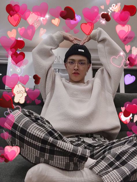 love heart hongjoong jh reaction uwu Hong Joong, Boyfriend Wallpaper, Kpop Gifs, Got7 Jackson, Kim Hongjoong, Jackson Wang, Vixx, Kpop Guys, Kpop Boy