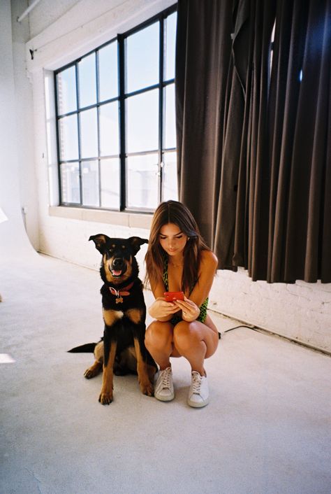 Emily Ratajkowski on Twitter: "Behind the scenes @inamoratawoman with my favorite assistant, Colombo.… " Emily Ratajkowski Outfits, Emily Ratajkowski Style, Nyc Girl, Kali Uchis, Luxury Girl, Gone Girl, Emily Ratajkowski, Perfect Life, Model Life