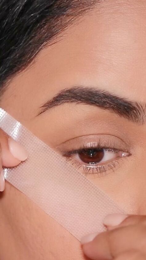 How To Do A Small Cat Eye Winged Liner, How To Do A Winged Eyeliner Step By Step, How To Winged Eyeliner Easy Step By Step, Easiest Way To Do Winged Eyeliner, Cat Eye Hacks Winged Liner, How To Draw A Cat Eye Winged Liner, Eyeliner Wings Types, Soft Winged Eyeliner Tutorials, Cat Eye Tutorial Step By Step