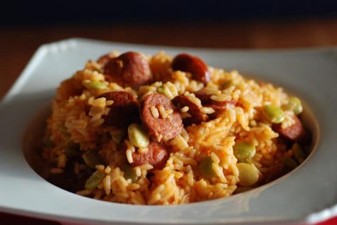 This Cape Verde side called Jagacida is simply known as “Jag”. There are many versions of this dish so you can get as creative as you would like. Depending on how many things you add, it could easily work as a nice lunch as well. Jagacida Recipe, Azorean Recipes, Linguica Recipes, Portuguese Rice, Cape Verde Food, Portuguese Foods, Emeril Recipes, Cooking Goals, Portuguese Dishes