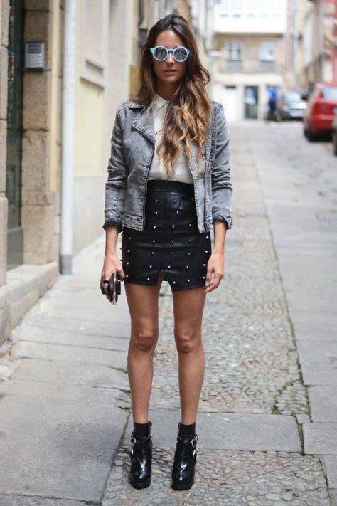 ImageShack - Best place for all of your image hosting and image sharing needs Studded Skirt, Look Grunge, Leather Skirt Outfit, Grey Leather Jacket, Style Casual Chic, Miniskirt Outfits, Rock Chic, Looks Black, Skirt Outfit