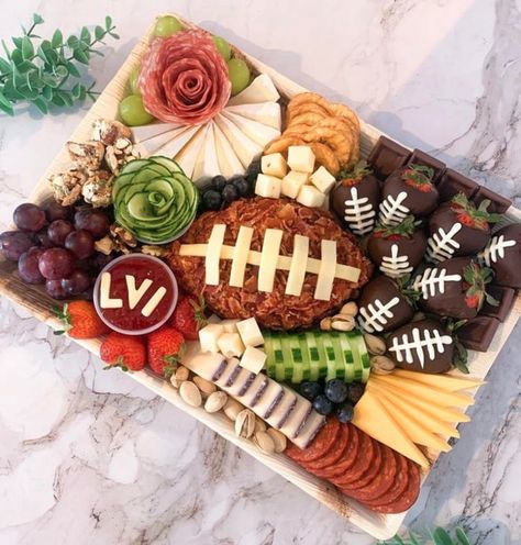 Take game day to the next level with these Super Bowl charcuterie board ideas featuring meat shaped like footballs and team-specific designs. #superbowl #charcuterie #superbowlsnacks Super Bowl Platter Ideas, Football Sunday Charcuterie Board, Football Prize Ideas, Cute Superbowl Snacks, Football Themed Charcuterie Board Ideas, 49er Charcuterie Board, Cute Super Bowl Snacks, Charcuterie Football Board Ideas, Super Bowl Desert Charcuterie