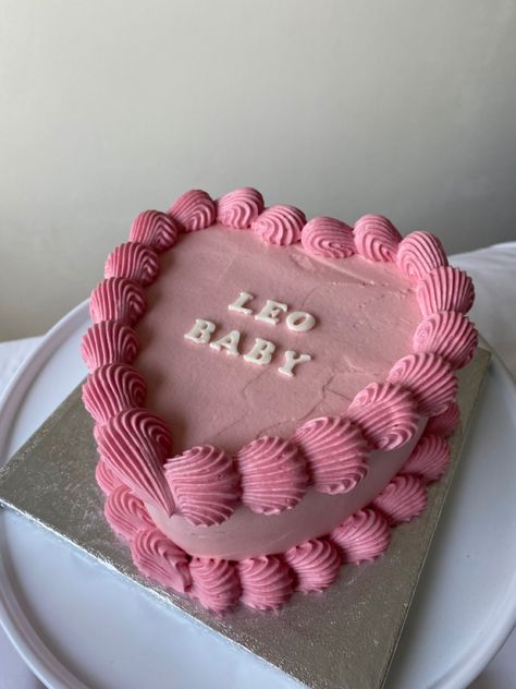 Pink Leo Birthday Cake, Leo Birthday Cake Ideas, Leo Birthday Cake For Women, Leo Bday Cake, Leo Baby Cake, Baby Pink Birthday Cake, 29th Birthday Ideas For Her Theme, Birthday Cake Leo, Leo Season Cake