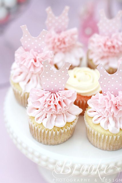 Ballet Themed Cupcakes Ballet Cupcakes, Cupcakes Bonitos, Tutu Cupcakes, Cupcakes Amor, Ballerina Cupcakes, Ballerina Cakes, Pretty Cupcakes, Creative Cupcakes, Beautiful Cupcakes