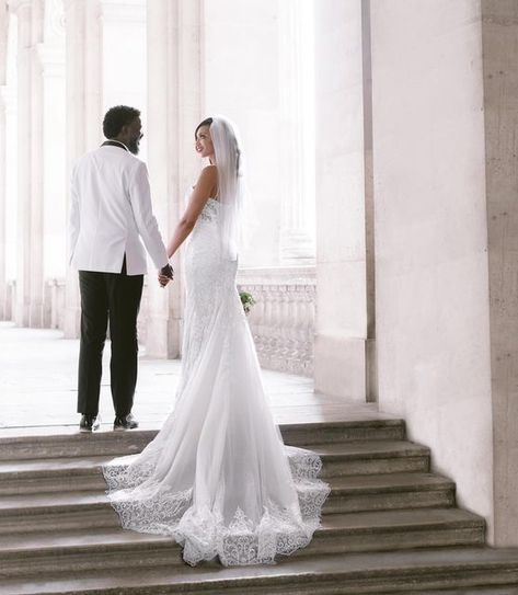 Paris Elopements & Photoshoots on Instagram: "Louvre gallery is a perfect place for both couple and solo shots. Make sure you add this location to your list! In this photo: The couple @dannjbroyld @teach.slay.pray Makeup by @makeupparisyana Photography and planning @doitparisway" Louvre Wedding, Paris Elopement, Parisian Wedding, Wedding Photoshoot, Perfect Place, Elopement, Louvre, Paris, Wedding Dress