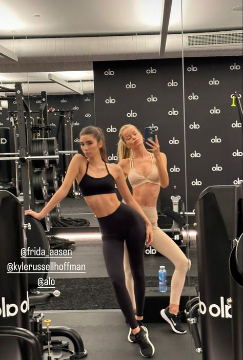 Frida Assen Aesthetic, Frida Aasen Workout, Cindy Mello Style, Frida Aasen Style, Workout Ootd, Pilates Aesthetic, Frida Aasen, Cindy Mello, Fitness Inspiration Body