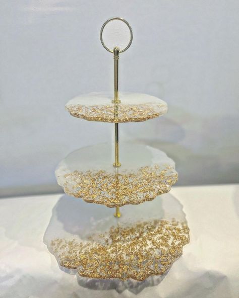 Resin Cake Stand Ideas, Resin Cake Stand, Tea Stand, Gold Cake Stand, Round Cake Stand, Crystal Clear Epoxy Resin, Craft Resin, Resin Pour, Clear Epoxy Resin