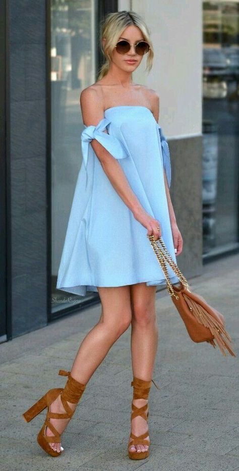 Blue off the shoulder dress. Outfit Trends, Off The Shoulder Dress, Looks Chic, Maxi Skirts, Inspired Outfits, Fashion 2017, Spring Summer Outfits, Outfits Casuales, Playsuit