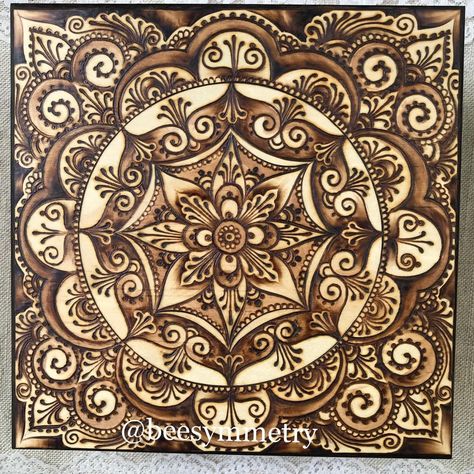 Wood Burning Mandala, Freehand Mandala, Spoon Painting, Essential Oil Storage Box, Beginner Wood Burning, Mandala Wood, Exploration Art, Pyrography Patterns, Essential Oil Storage