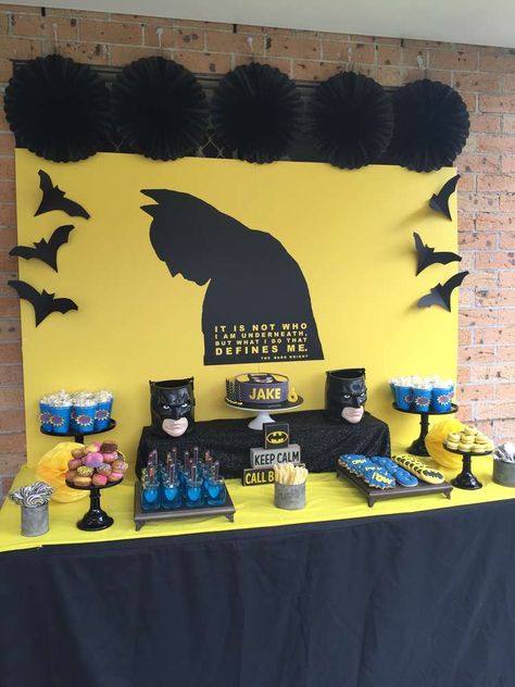 Batman birthday party dessert table! See more party planning ideas at CatchMyParty.com! Batman Birthday Party Ideas, Batman Theme Party, Batman Themed Birthday Party, Batman Baby Shower, Batman Decor, Birthday Party Desserts, Batman Birthday Party, Batman Party, Batman Birthday