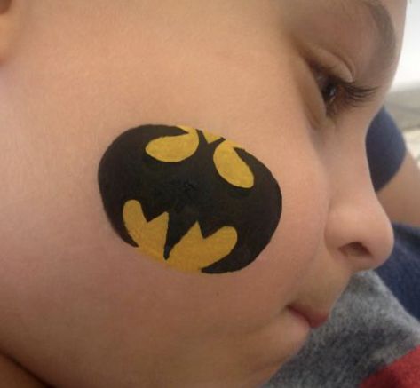 Face Paint Ideas For Beginners, East Face Paint Ideas, Face Painting For Boys Easy, Easy Face Painting Ideas For Kids Boys, Kid Face Painting Ideas, Easy Boy Face Paint, Face Painting Ideas For Kids Boys, Face Paint Superhero, Simple Kids Face Paint