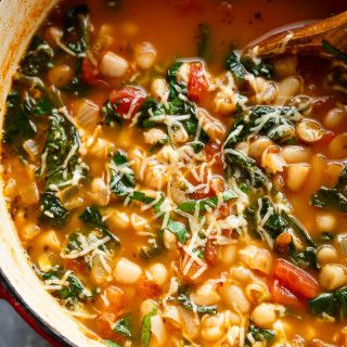 10-Minute White Bean Parmesan Spinach Soup Parmesan Spinach, Chorizo Soup, Spinach Soup Recipe, Soup Ideas, Weekly Dinner, Soup Dish, Enchilada Soup, Spinach Soup, White Bean Soup