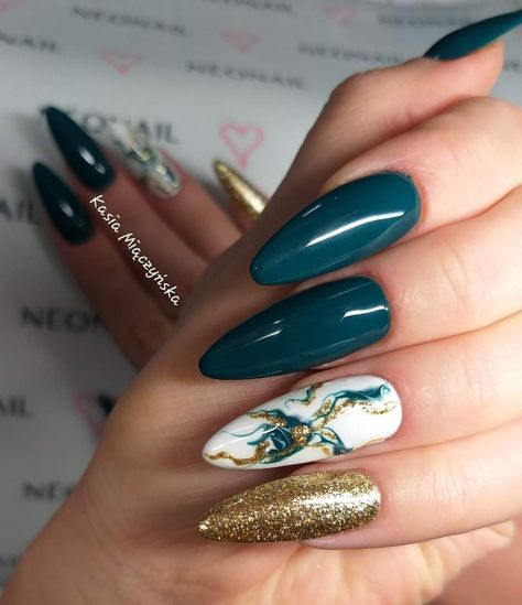 Autumn Nails 2024 Green, Teal Wedding Nails For Bride, Dark Nails For Summer, Teal Autumn Nails, Teal And Gold Nail Designs, Teal Nails With Gold, Green And Gold Marble Nails, Autumn Marble Nails, Petrol Nails