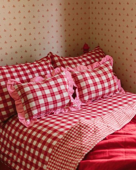 Heather Taylor Home (@heathertaylorhome) • Instagram photos and videos Gingham Bedding, Valentines Bedroom, Vintage Inspired Room, Rooms Decoration, Gingham Quilt, Heather Taylor, Welcome To My House, Cosy Room, Red Bedding