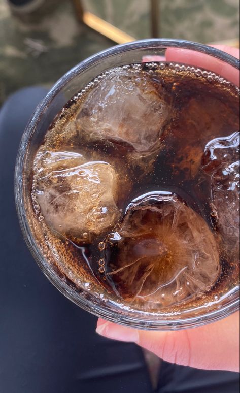 Fizzy Drinks Aesthetic, Fizzy Aesthetic, Coke Zero Aesthetic, Coke With Ice, Diet Coke Aesthetic, Drinks Coke, Coca Cola Aesthetic, Coke Aesthetic, Cola Aesthetic