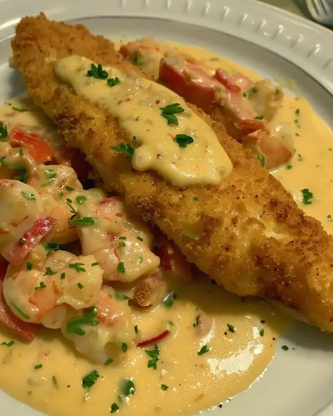 Fried Catfish with Crawfish Au Gratin Sauce combines crispy catfish with creamy crawfish sauce for a Southern delight. Try it tonight! Fried Catfish Dinner, Crawfish Sauce, Catfish Dinner, Fried Catfish Recipes, Catfish Recipes, Fried Catfish, Mushroom Recipes, Southern Recipes, Catfish