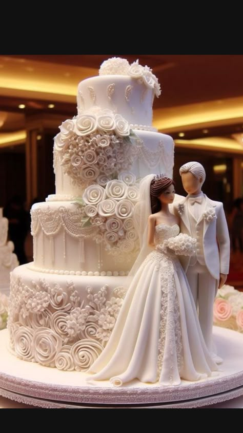 Giant Wedding Cake, Princess Wedding Cakes, Glamorous Wedding Cakes, Luxury Wedding Cake Design, Fountain Wedding Cakes, Fancy Wedding Cakes, Extravagant Wedding Cakes, Royal Wedding Cake, Ivory Wedding Cake